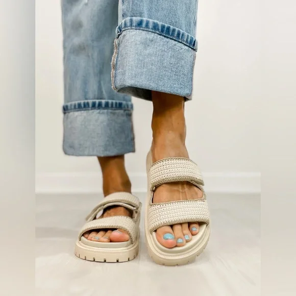 Mia Gabri Crocheted Slip-on Sandals in Bone, Size 8.5. - Picture 1 of 12